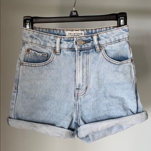 COPY - High waisted jean shorts